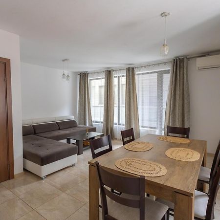Sea Garden Marina 2 Apartment Varna Eksteriør billede